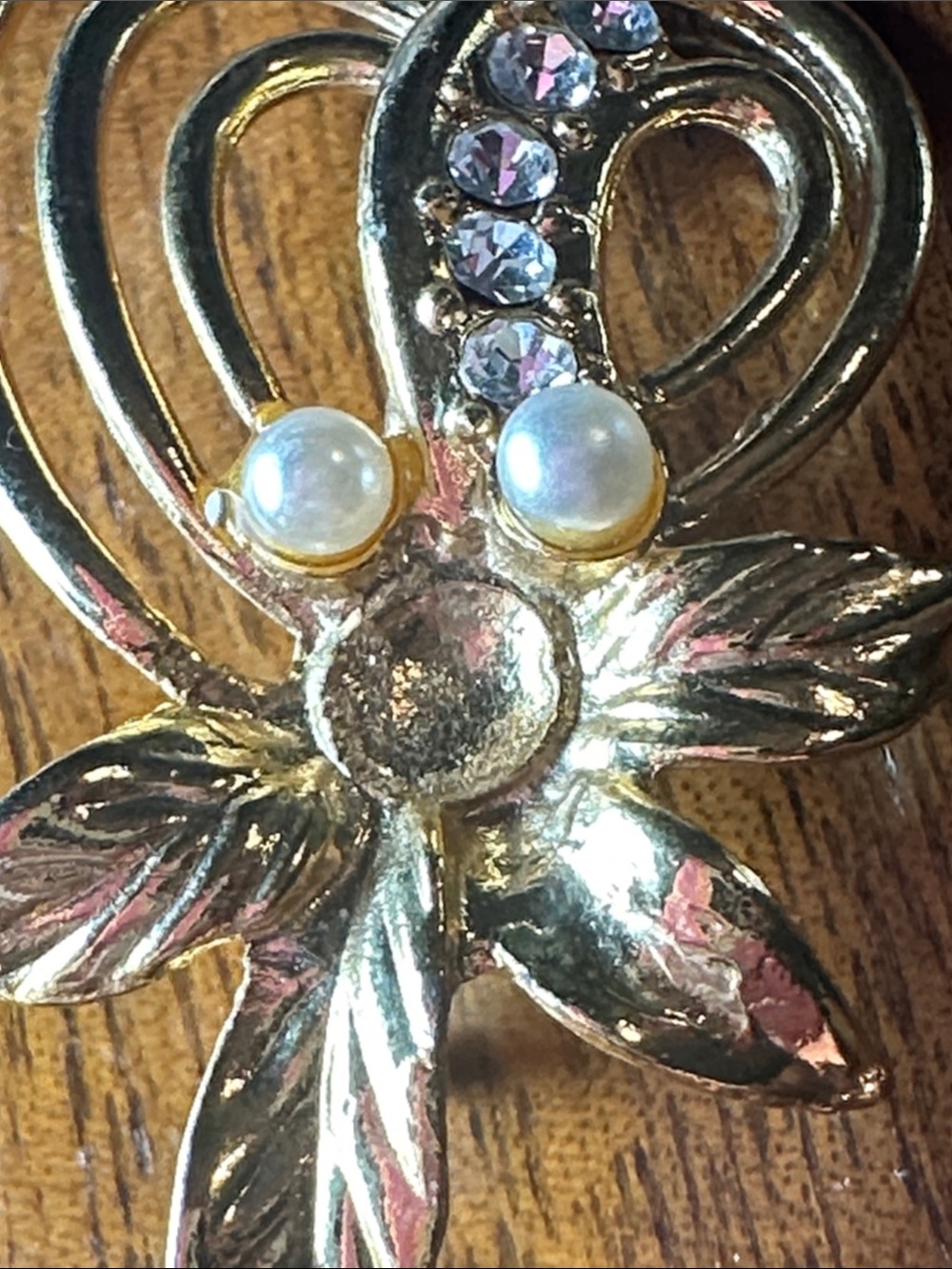 Vintage Shiny Gold Tone Floral Pearl & Crystal Brooch - Picture 3 of 4